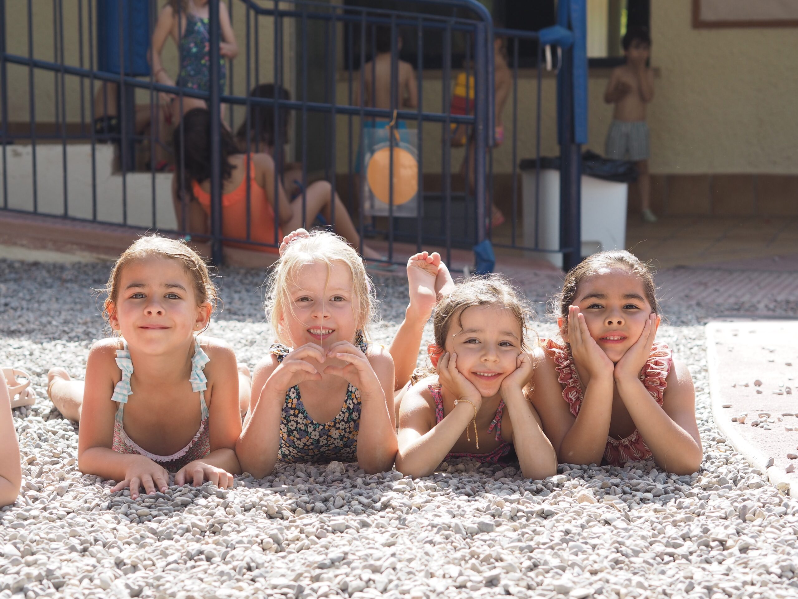 Ayer nuestros niños y niñas terminaron el cole a lo grande con la Fiesta del agua que habíamos preparado para todos ellos en el jardín ¡Fue muy divertido! 💦

Pudieron jugar, reír y refrescarse con sus amigos. 
Dentro de poco comienza nuestra Summer School y estamos preparando muchas sorpresas ¿Estáis listos? 🙂‍↔️ Nosotros sí 

#summerschoolvalencia #EdelweissSchool #Feelslikehome #escueladeverano #colegioprivadovalencia